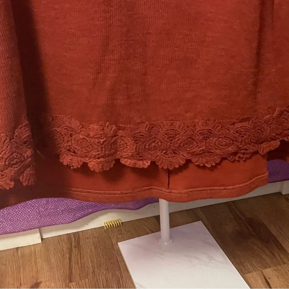USED BloomChic Women’s Rust Cowl Neck Sweater with Lace Trim – Size 10